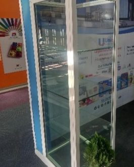 GLASS SHOWCASE